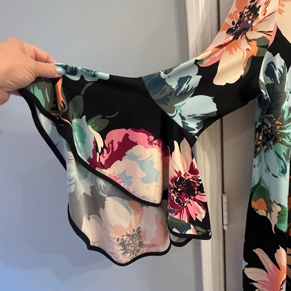 EUC! Stunning!  Roz & Ali Black Floral midi dress with Bell Sleeves - Picture 4 of 12